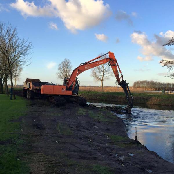 Baggeren en plaggen rietvegetaties Golfclub Broekpolder 3